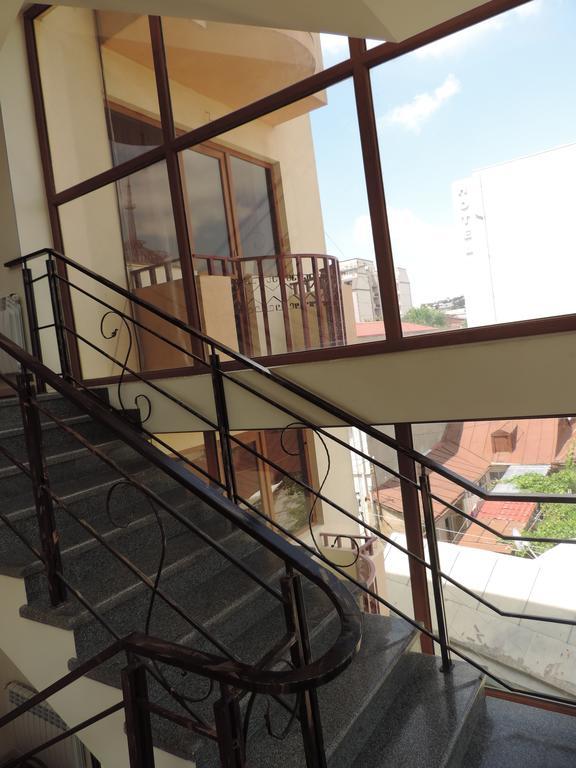 Begi Hotel Tiflis Exterior foto