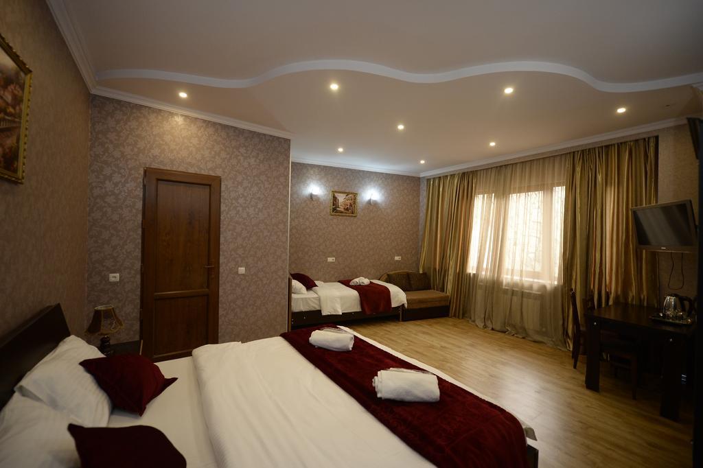 Begi Hotel Tiflis Habitación foto