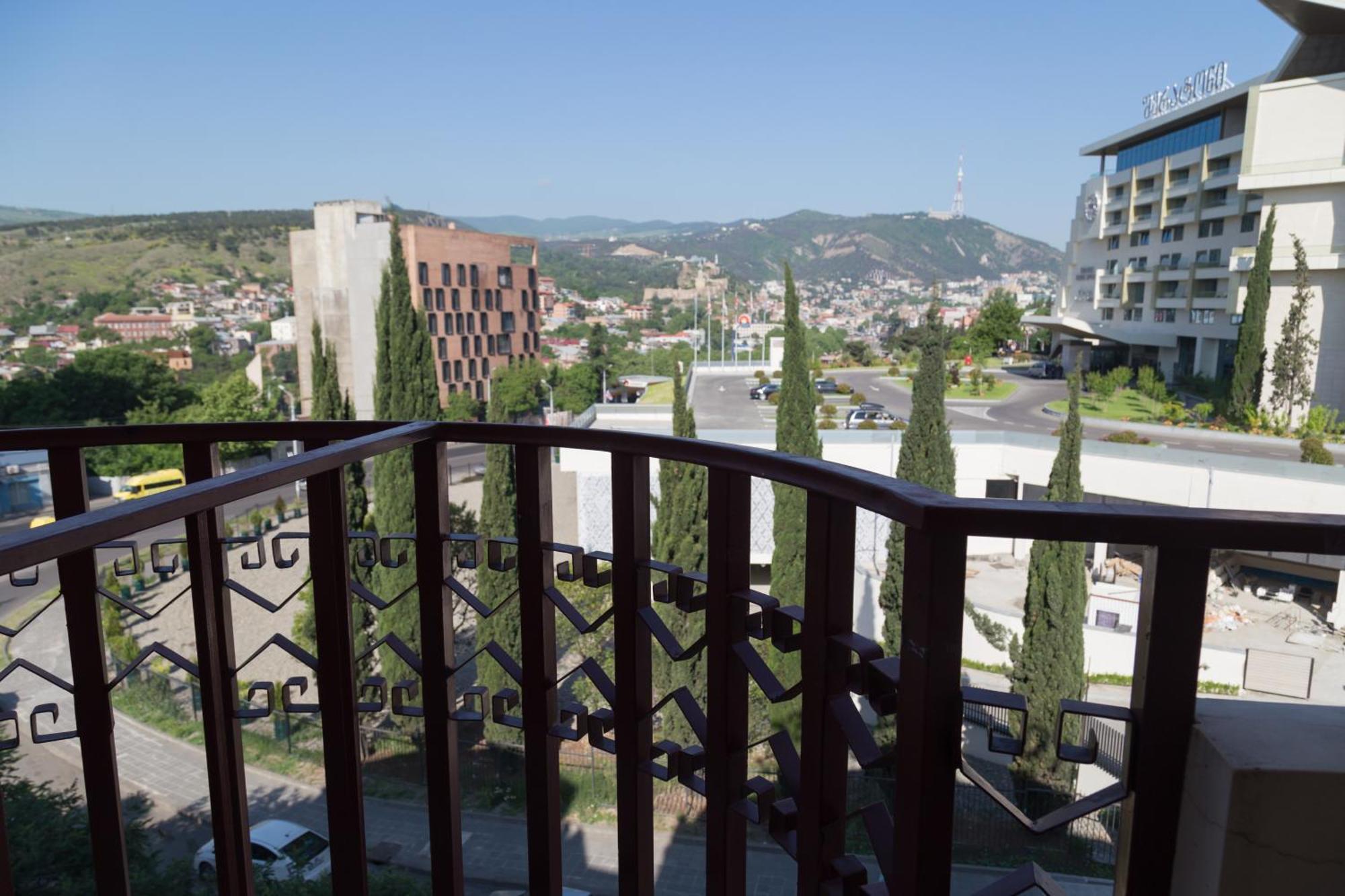 Begi Hotel Tiflis Exterior foto